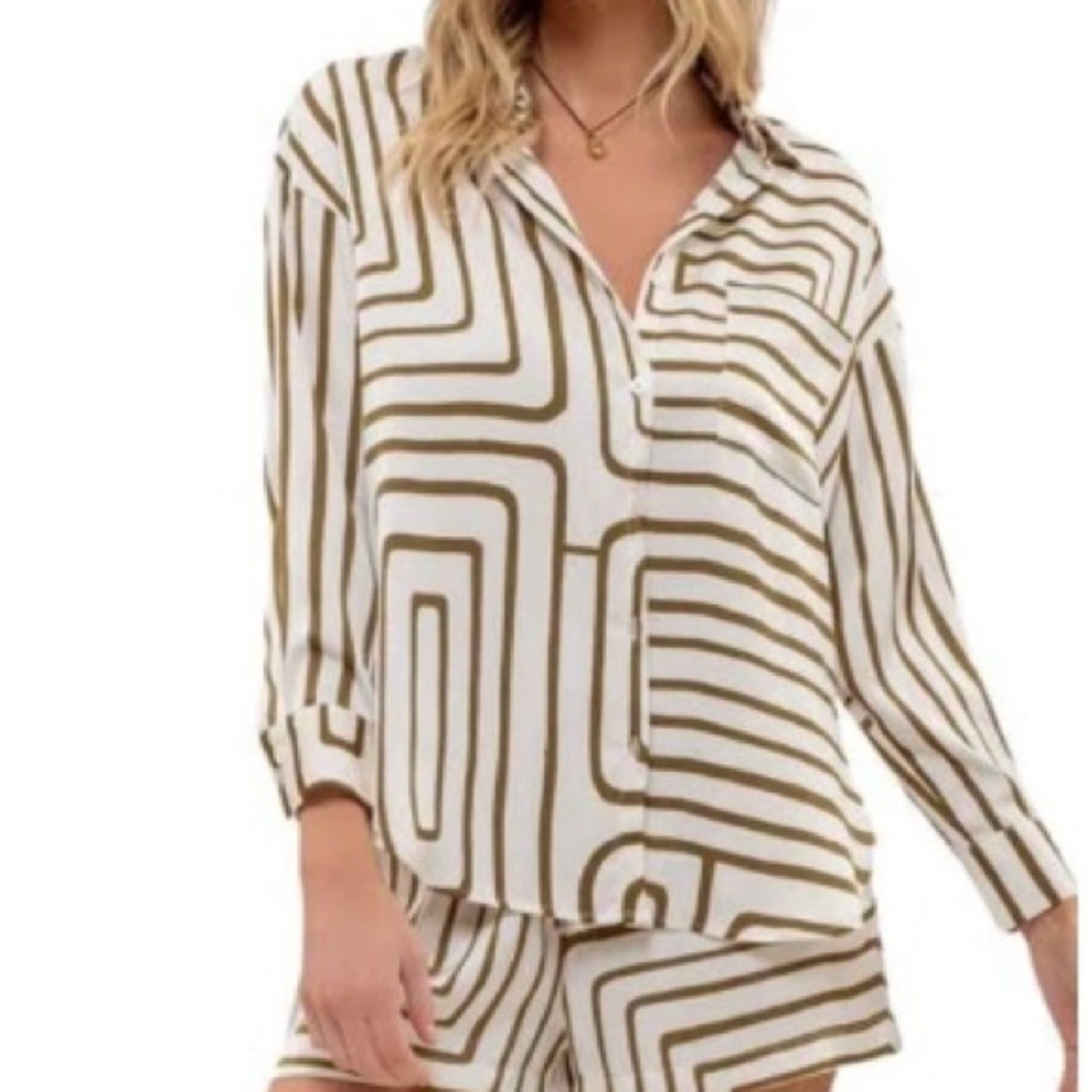 Blu Pepper Women Graphic Button Down Blouse Shirt Top NWT Sz-Small